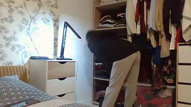 NyraLuna online show from February 6, 2026, 10:50 pm