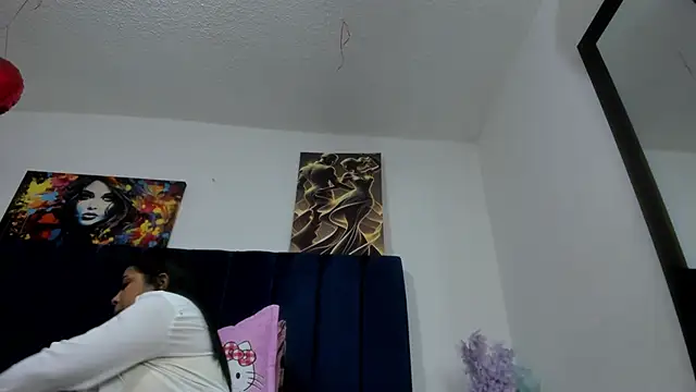 Bombom brown1 online show from February 12, 2026, 8:19 pm