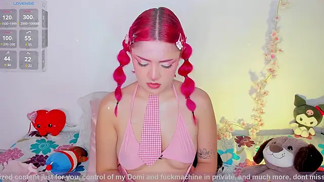 Snapshot of Tiny__Emmy_ chatting on May 10, 2026, 5:04 pm Tiny Emmy online show from May 10, 2026, 5:04 pm