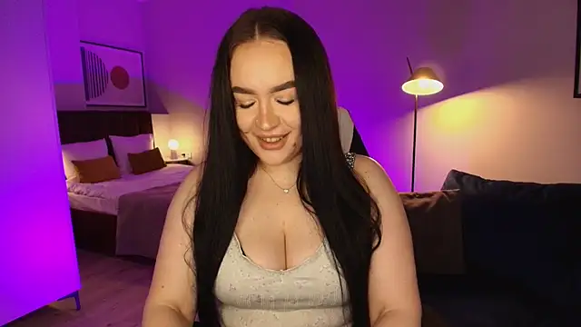 tinafox  online show from February 19, 2026, 8:11 am