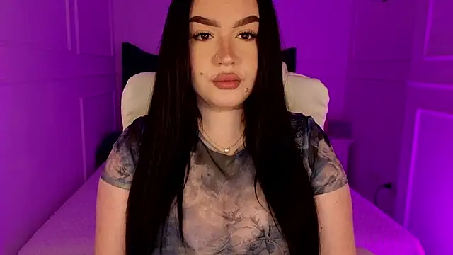 tinafox  online show from April 23, 2026, 7:04 am