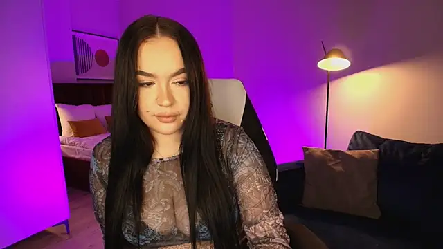 tinafox  online show from February 8, 2026, 8:12 am