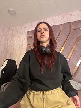 elodie rouge online show from April 7, 2026, 12:07 pm