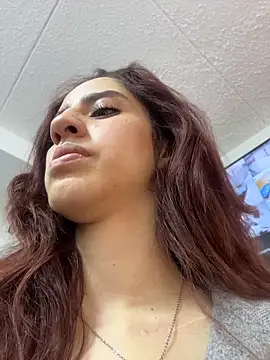 Snapshot of elodie_rouge chatting on May 13, 2026, 11:39 am elodie rouge online show from May 13, 2026, 11:39 am