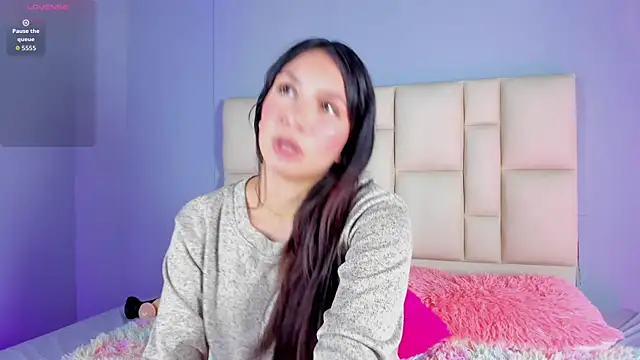 Sofia  Salazar online show from February 16, 2026, 8:51 pm