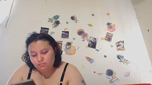 RavenEllieUniverse online show from June 27, 2026, 9:32 pm