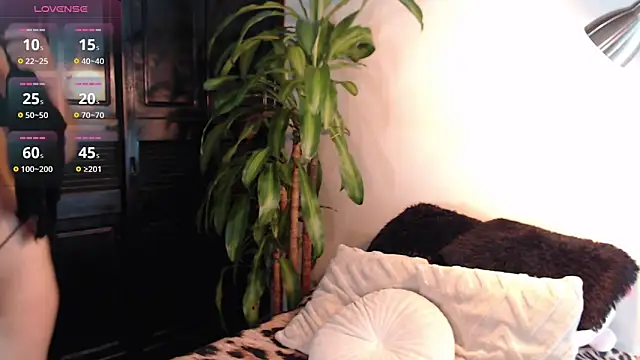 Snapshot of Mia_Volkova_ chatting on May 23, 2026, 3:22 pm Mia Volkova online show from May 23, 2026, 3:22 pm
