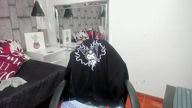 JenniQ69 online show from February 25, 2026, 1:33 pm