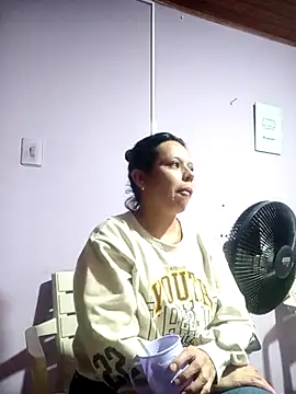 RossyAlvarez online show from April 8, 2026, 2:24 am