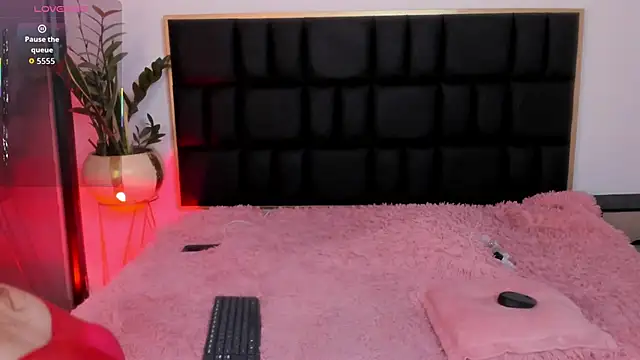 Emma collins01 online show from February 22, 2026, 3:31 am