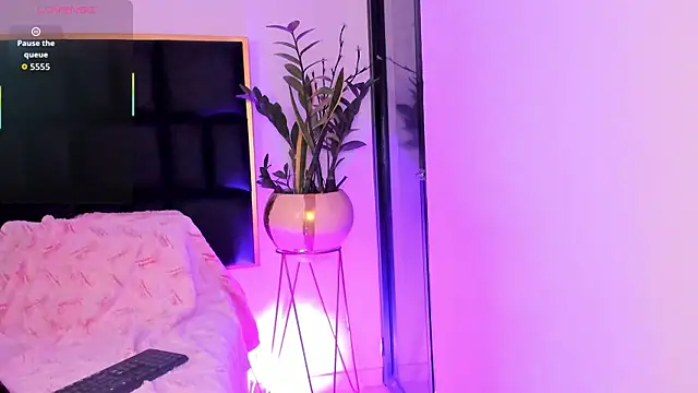 Emma collins01 online show from April 2, 2026, 3:02 am