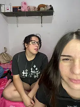 millyalc0ck online show from April 23, 2026, 10:33 pm