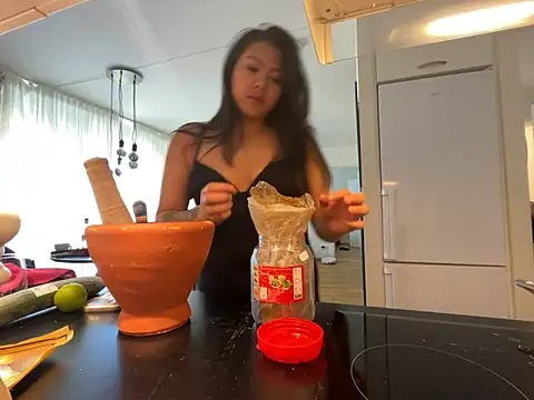 TitiTinyThai online show from March 29, 2026, 11:56 am