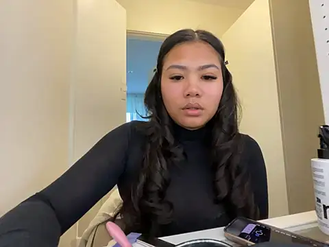 TitiTinyThai online show from April 7, 2026, 3:14 pm