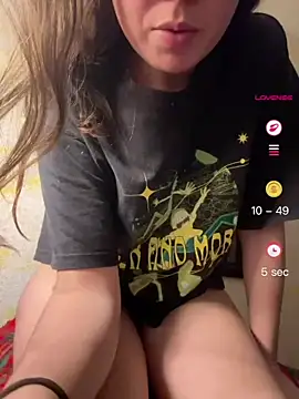 Snapshot of Raven__5 chatting on July 22, 2026, 3:41 am Raven 5 online show from July 22, 2026, 3:41 am