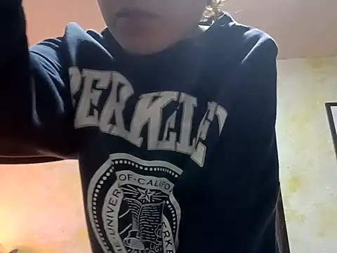 Raven  5 online show from February 7, 2026, 4:53 am