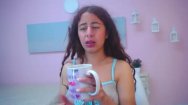 scarlett clyde online show from March 22, 2026, 1:34 pm