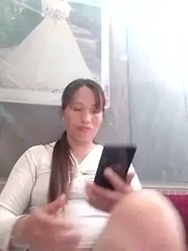 Snapshot of Gummiesu chatting on May 21, 2026, 4:54 am Gummiesu online show from May 21, 2026, 4:54 am