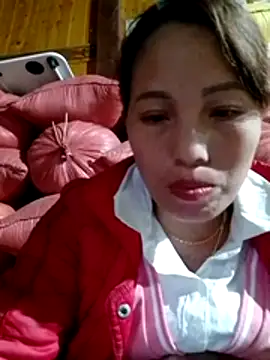 Gummiesu online show from February 8, 2026, 9:18 am