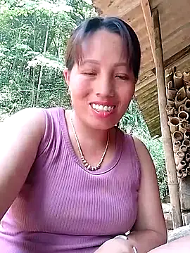 Gummiesu online show from April 11, 2026, 7:45 am