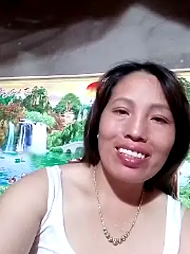 Snapshot of Gummiesu chatting on April 28, 2026, 12:09 pm Gummiesu online show from April 28, 2026, 12:09 pm
