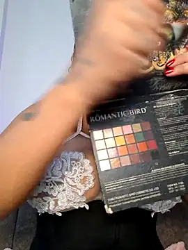 Snapshot of curly_girl_31 chatting on February 19, 2026, 7:33 pm curly girl 31 online show from February 19, 2026, 7:33 pm