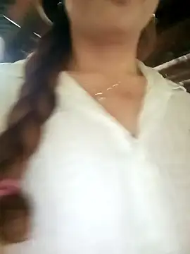 Bling sexy online show from April 4, 2026, 12:39 am