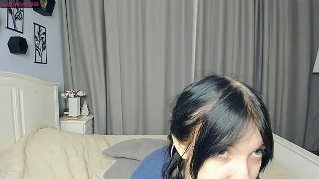 RoxanneComisky online show from February 10, 2026, 8:24 am