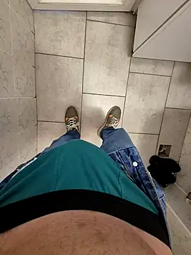 vali23 online show from February 17, 2026, 9:28 am