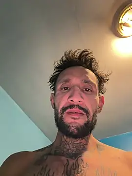 CcincoVilla online show from February 5, 2026, 2:07 am