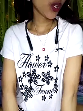 Snapshot of Maliha_Chowdhury chatting on May 4, 2026, 6:00 pm Maliha Chowdhury online show from May 4, 2026, 6:00 pm