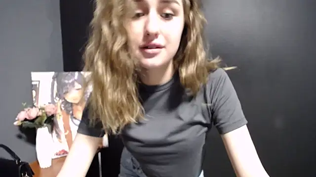 Snapshot of Sunny_siren chatting on July 15, 2026, 12:23 pm Sunny siren online show from July 15, 2026, 12:23 pm
