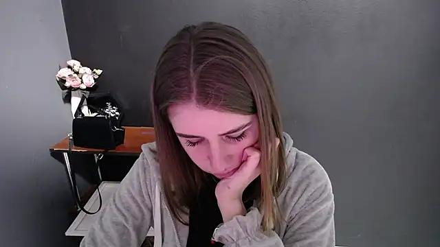 Sunny siren online show from March 4, 2026, 2:58 pm