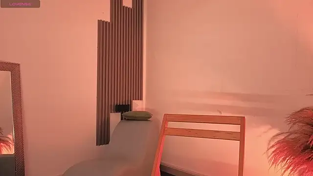 fransheskarossi online show from February 15, 2026, 12:04 pm