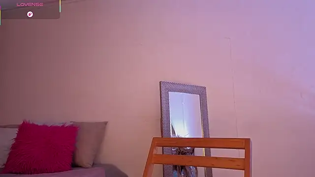 fransheskarossi online show from March 27, 2026, 12:17 pm