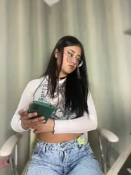 Snapshot of StrawberryPink_ chatting on February 21, 2026, 12:07 pm StrawberryPink online show from February 21, 2026, 12:07 pm