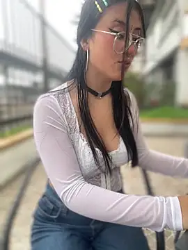 Snapshot of StrawberryPink_ chatting on February 24, 2026, 11:44 am StrawberryPink online show from February 24, 2026, 11:44 am