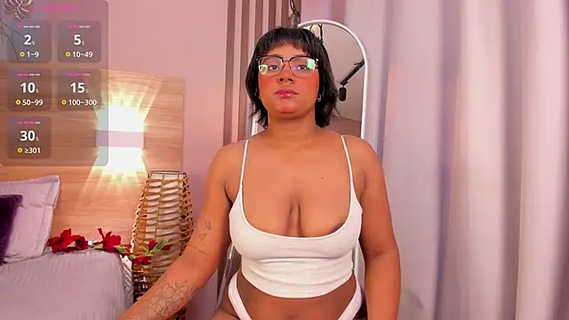 Snapshot of domiiniquex chatting on May 30, 2026, 2:01 pm domiiniquex online show from May 30, 2026, 2:01 pm