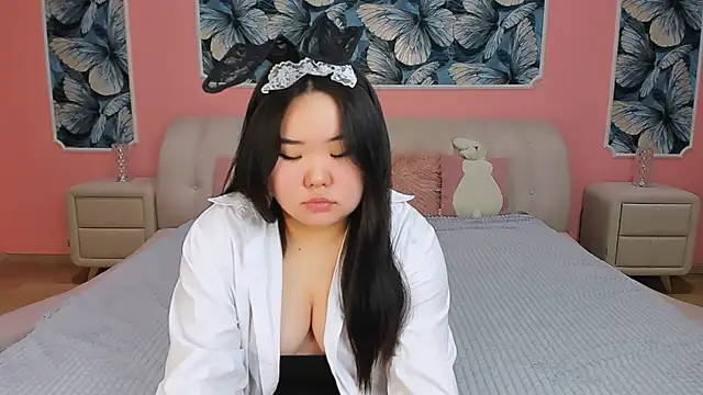 Snapshot of YUMI_G chatting on February 27, 2026, 8:30 pm YUMI G online show from February 27, 2026, 8:30 pm