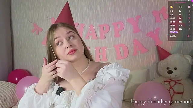 LunaDew online show from February 13, 2026, 4:29 pm