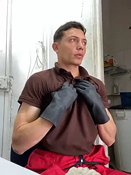 Snapshot of santiObrero chatting on February 12, 2026, 3:12 pm santiObrero online show from February 12, 2026, 3:12 pm