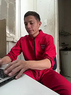 santiObrero online show from March 28, 2026, 3:13 pm