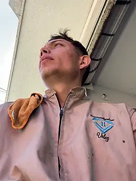 Snapshot of santiObrero chatting on January 17, 2026, 3:59 pm santiObrero online show from January 17, 2026, 3:59 pm