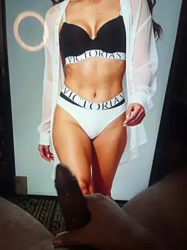 JUICYHARDICK online show from April 23, 2026, 8:54 pm