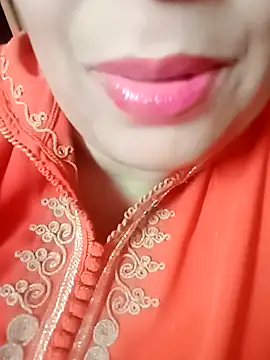 Snapshot of Naughty-Yousra chatting on May 15, 2026, 8:34 am Naughty-Yousra online show from May 15, 2026, 8:34 am