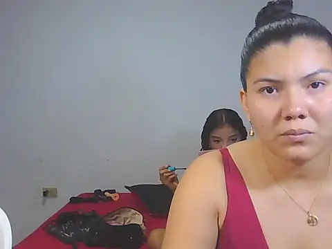 Helena-Paola online show from February 5, 2026, 3:13 am