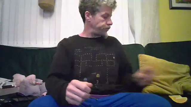 chiichii23 online show from March 14, 2025, 11:32 pm