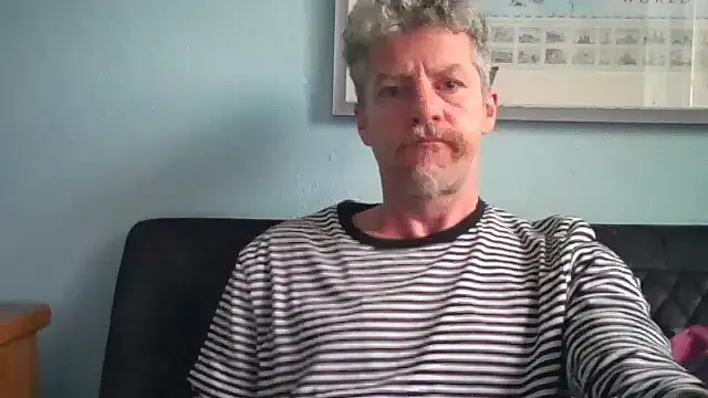 chiichii23 online show from October 9, 2025, 8:15 am