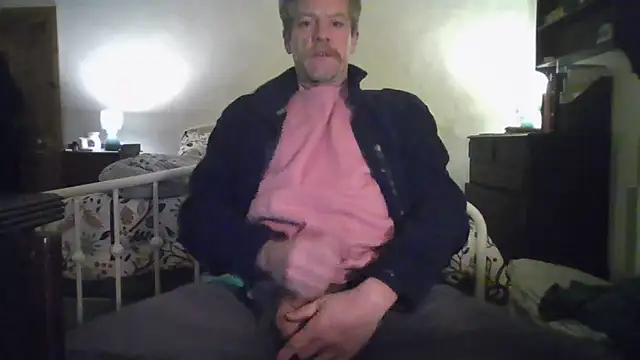 chiichii23 online show from October 28, 2025, 12:00 am