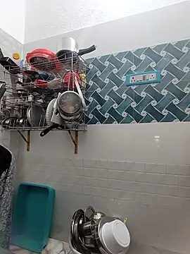 Hot-Tinaa online show from April 3, 2026, 2:34 pm